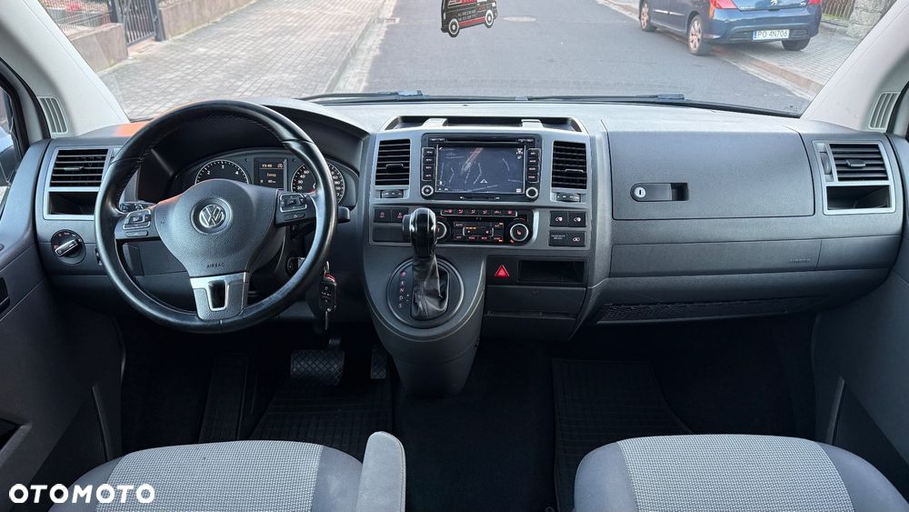 Volkswagen Multivan - 17