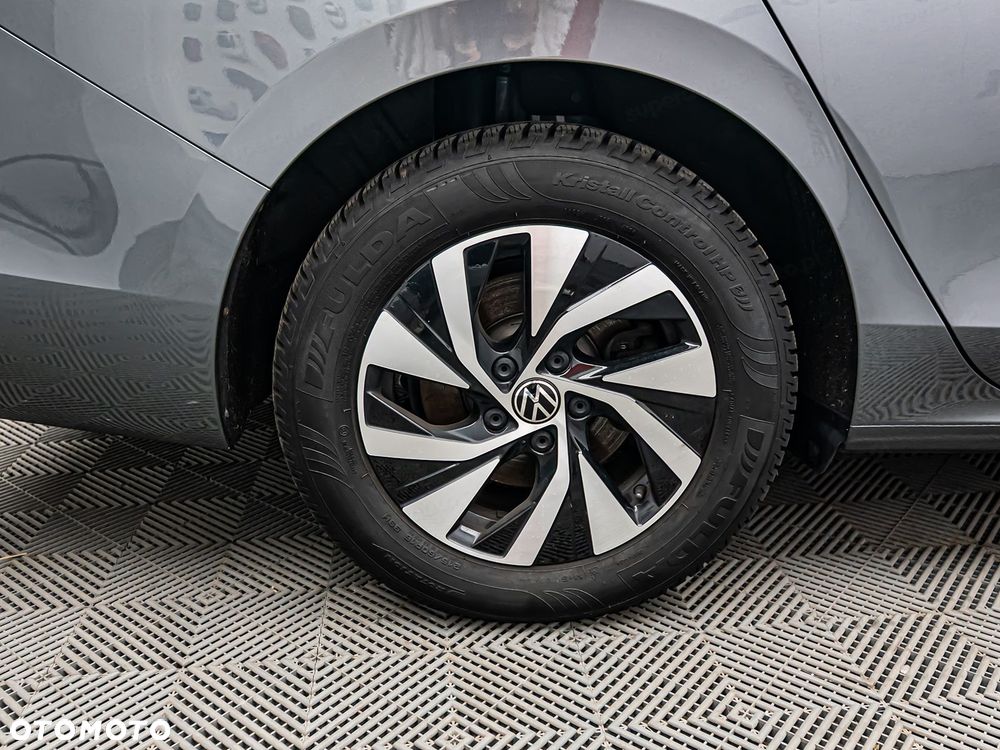 Volkswagen Passat - 34