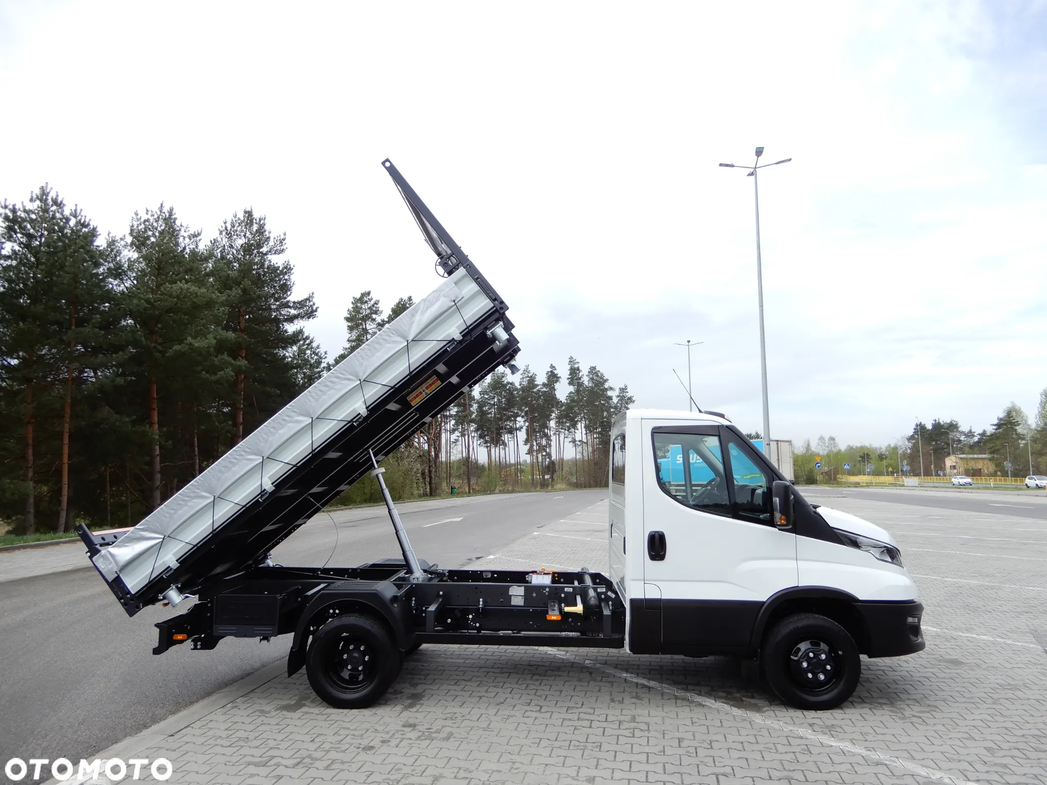 Iveco DAILY 50C18 Wywrotka Kiper Wywrot x 3 Renomowanej Firmy SCATTOLINI 3.62 CM HAK 3500 Kg 30 Tys Km Przeb Stan Jak Nowy OKAZJA - 3