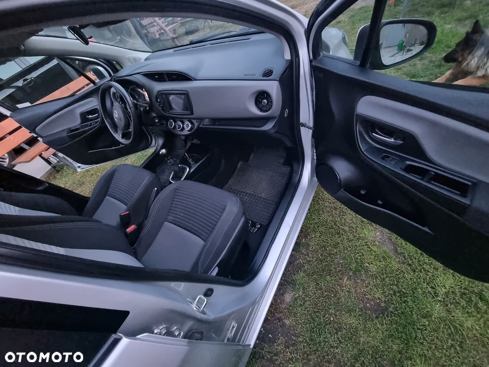 Toyota Yaris 1.5 Premium - 15