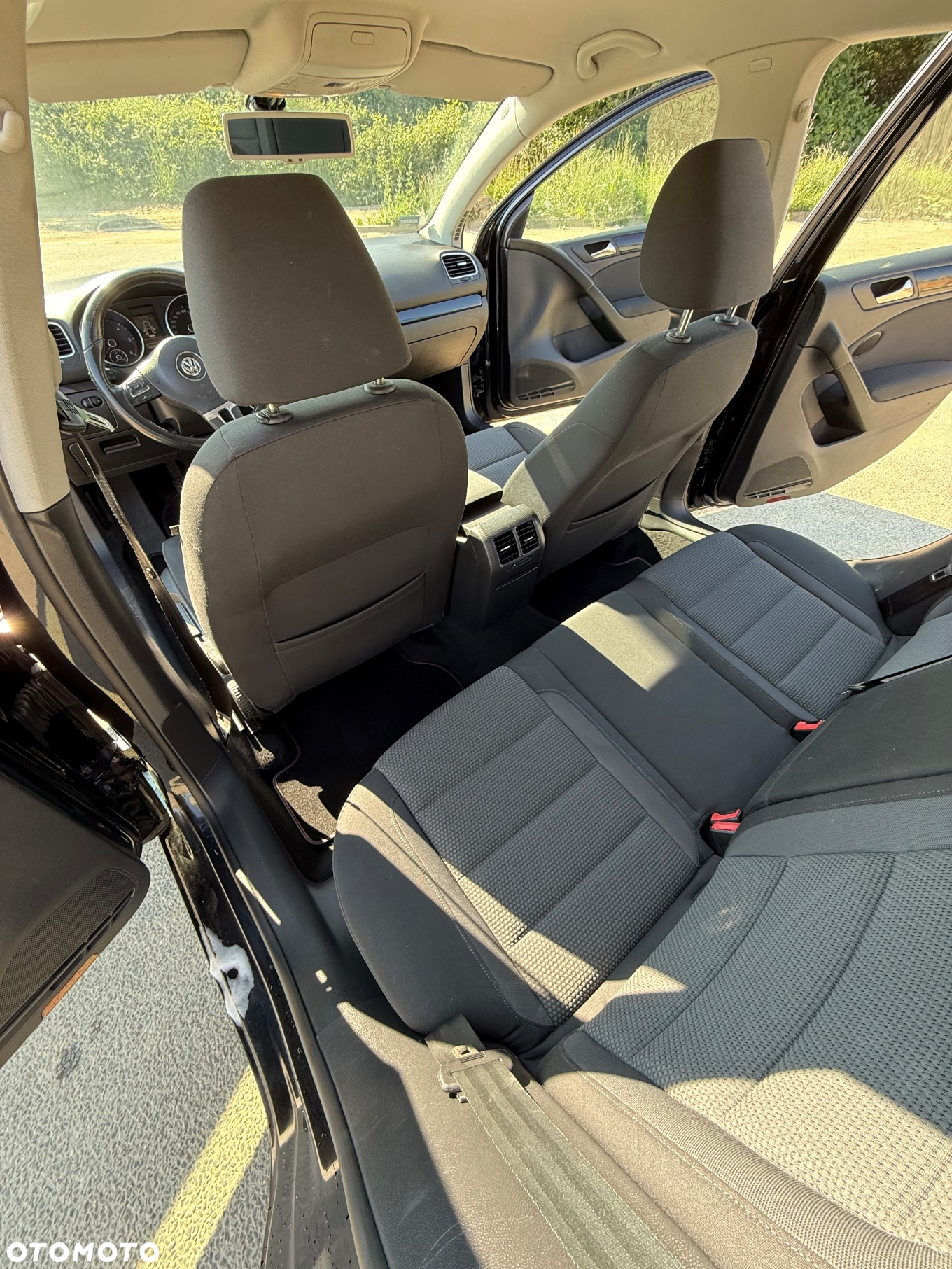 Volkswagen Golf 1.6 TDI BlueMotion Technology Comfortline - 8