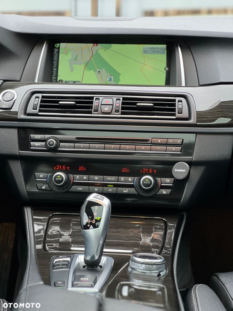 BMW Seria 5 525d Sport-Aut Luxury Line - 14