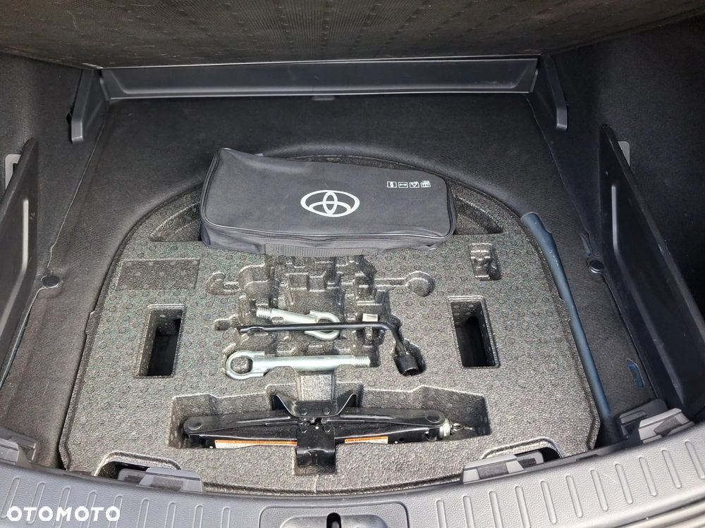 Toyota Corolla 1.8 Hybrid Comfort - 23