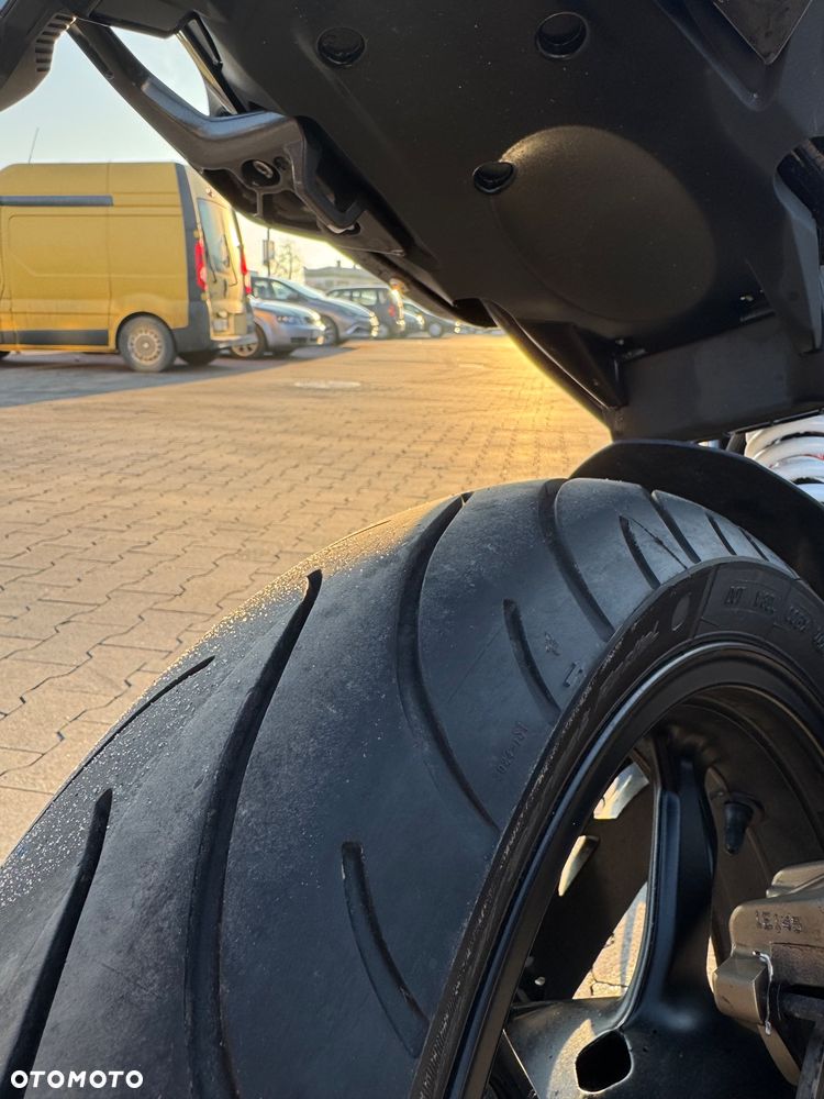 BMW G - 7