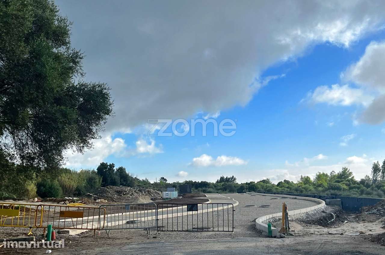 Venda de um lote em Cascais com aprovação de construção - Grande imagem: 2/17