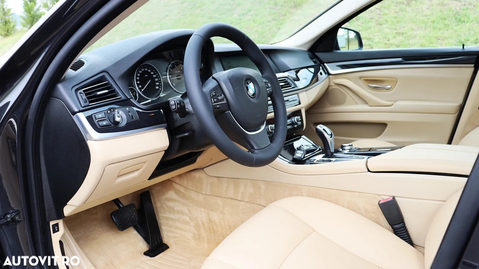 BMW Seria 5 525d Touring Sport-Aut. - 22