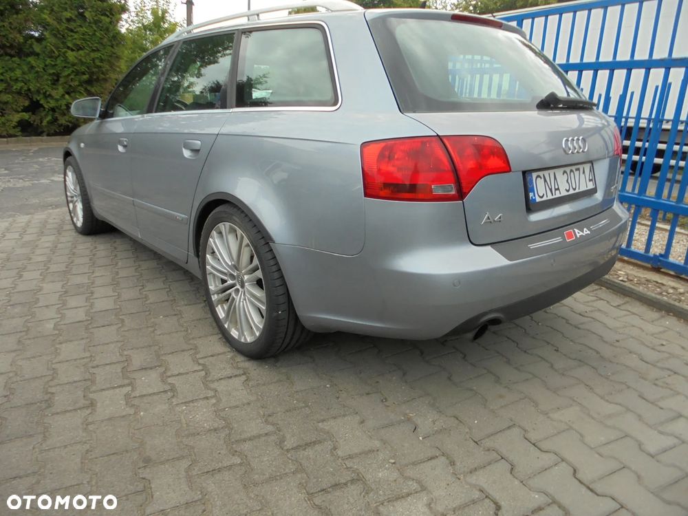 Audi A4 Avant 2.0 T FSI - 31