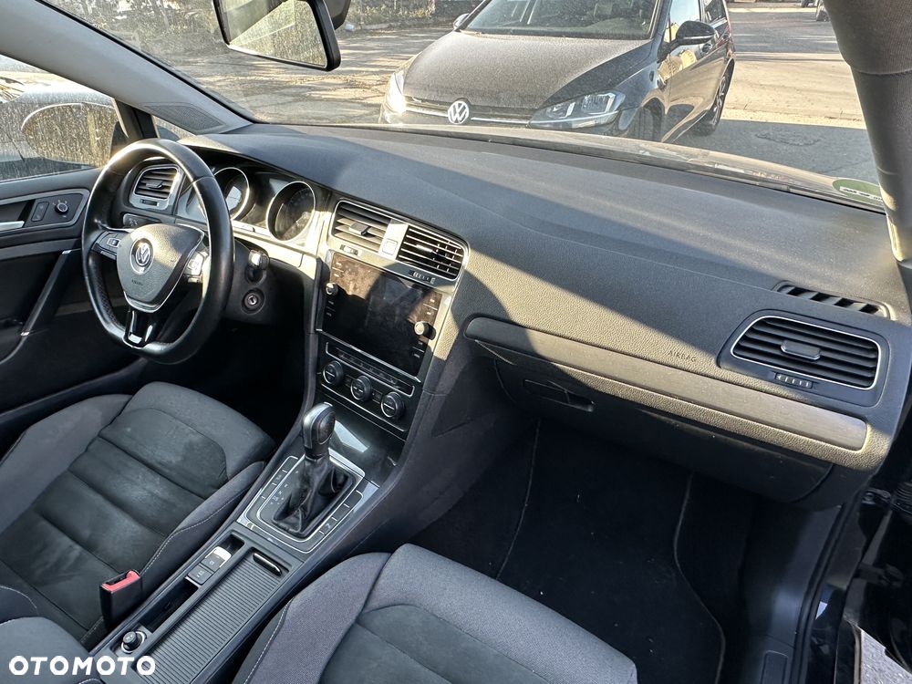 Volkswagen Golf 2.0 TDI SCR DSG Comfortline - 10