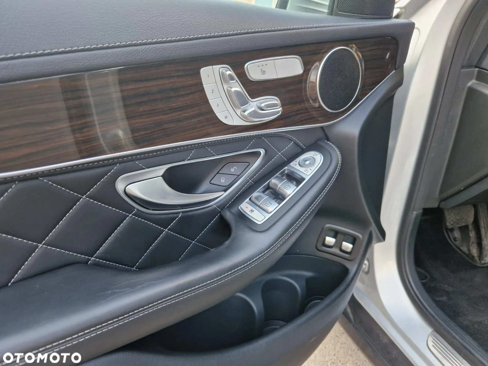 Mercedes-Benz GLC 300 Coupe 4Matic 9G-TRONIC AMG Line - 5