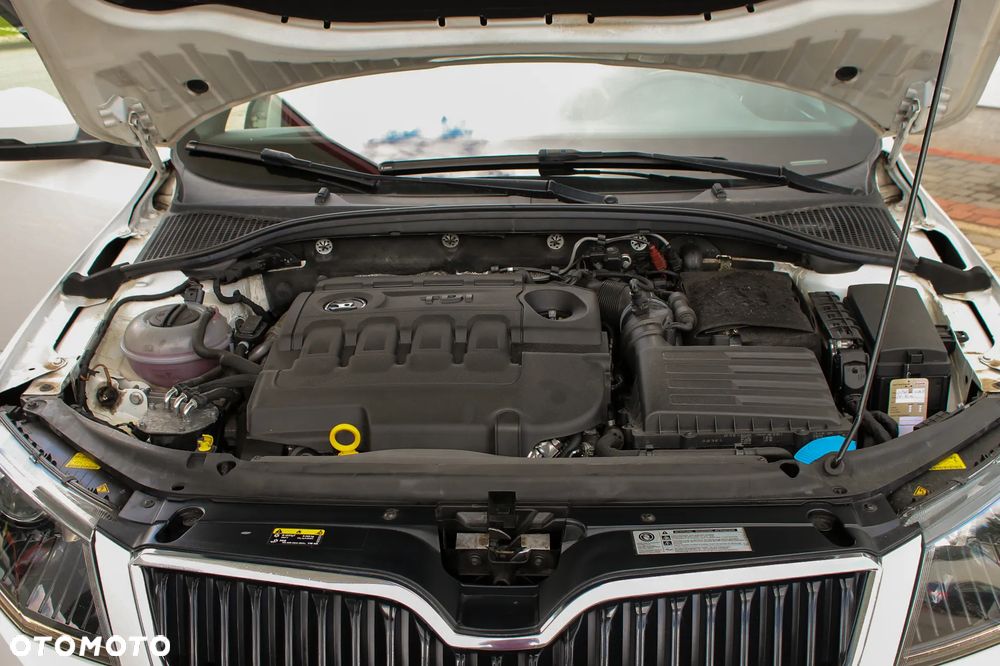 Skoda Octavia 2.0 TDI (Green tec) RS - 40