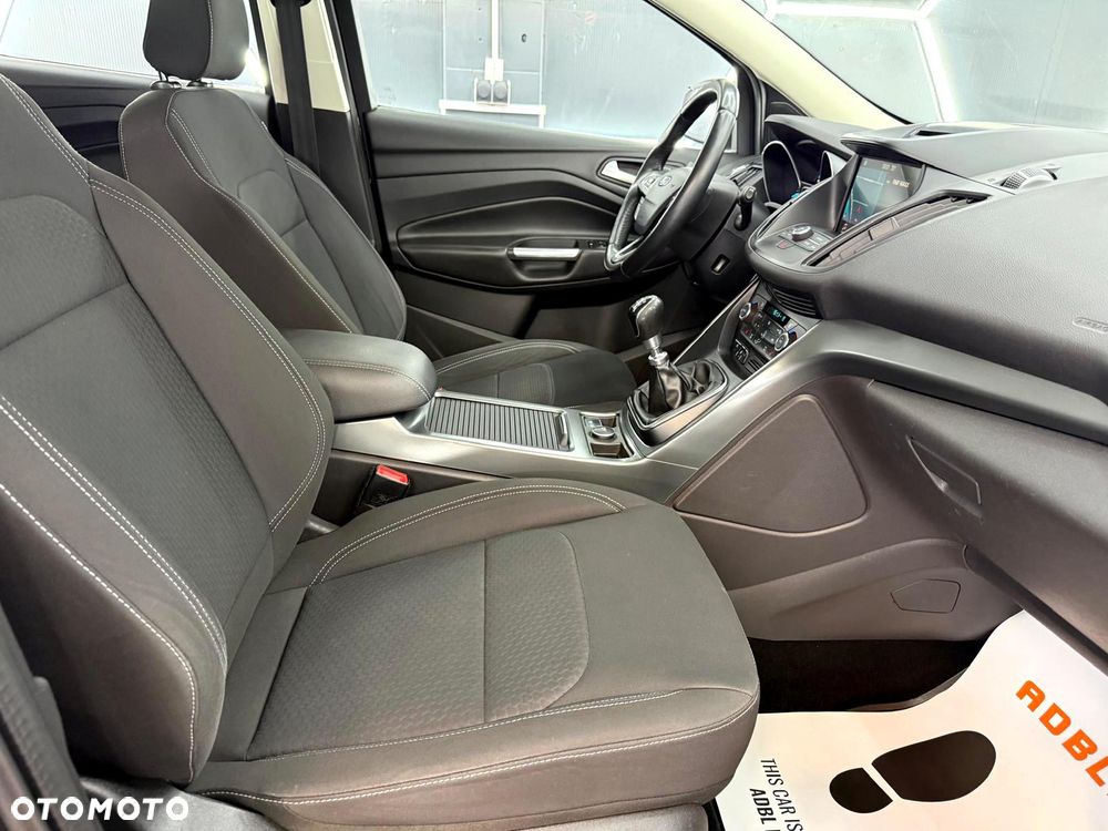 Ford Kuga 1.5 EcoBoost 2x4 Titanium - 30