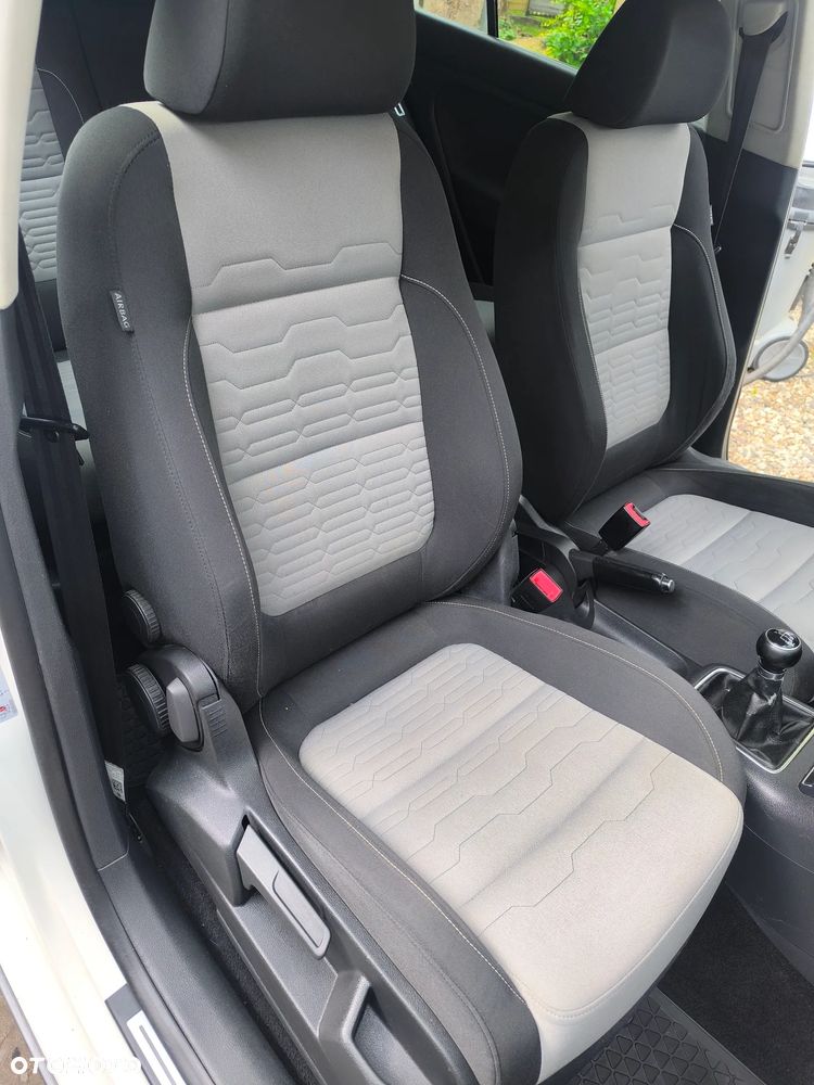 Volkswagen Golf Plus - 11