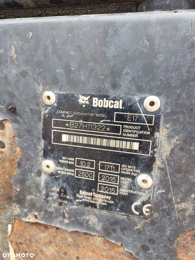 Bobcat E17 - 11