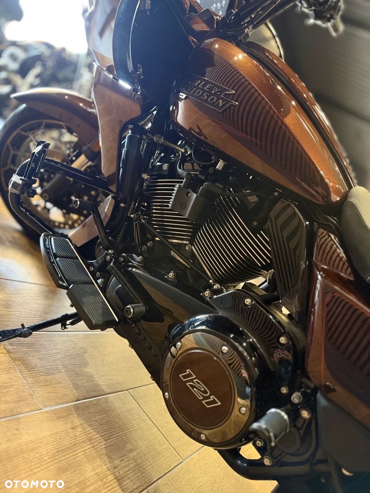 Harley-Davidson Touring Road Glide - 16