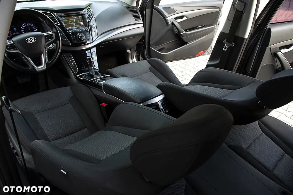 Hyundai i40 i40cw 1.7 CRDi Automatik Fifa World Cup Edition - 33