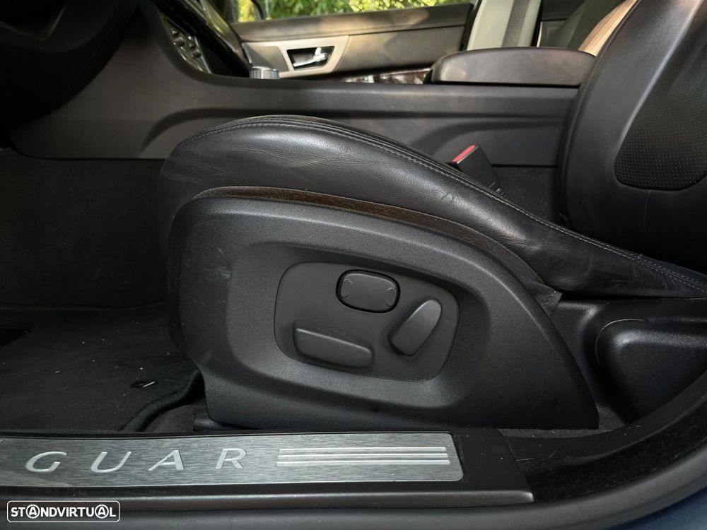 Jaguar XF 2.7 D V6 Premium Luxury - 14