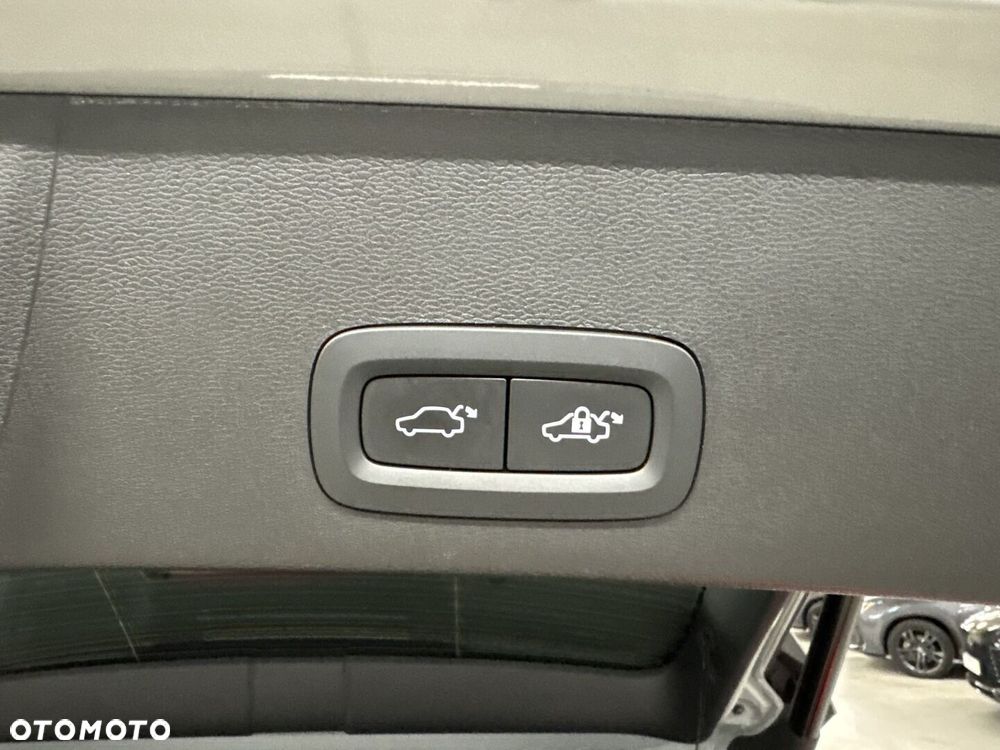 Volvo XC 40 B3 Core - 27