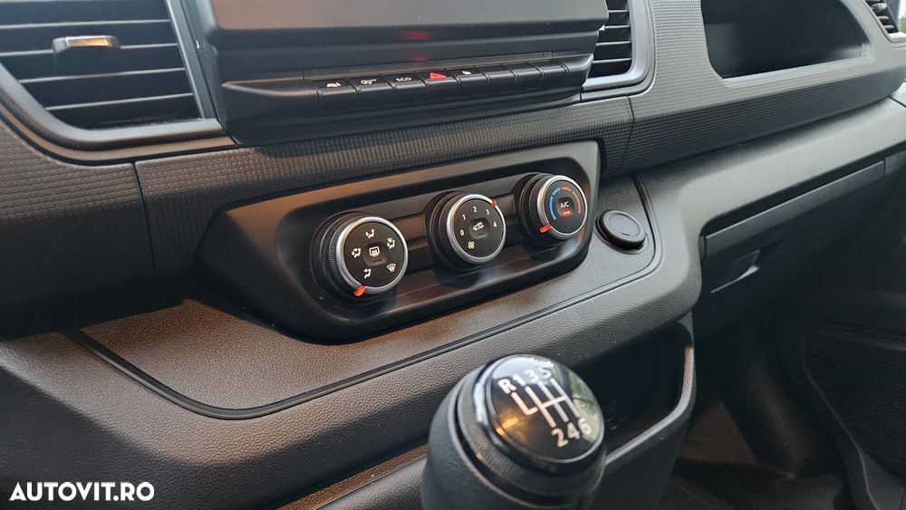 Renault Trafic - 13