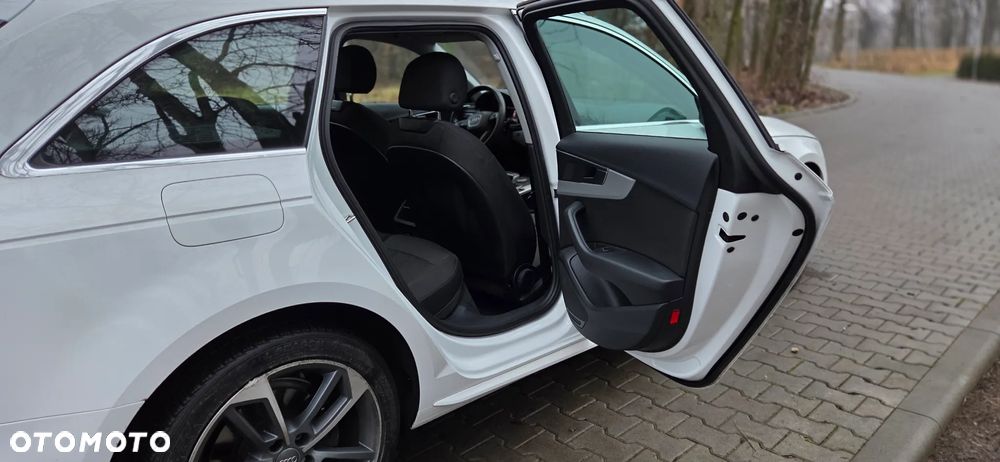 Audi A4 Avant 35 TFSI S tronic - 21