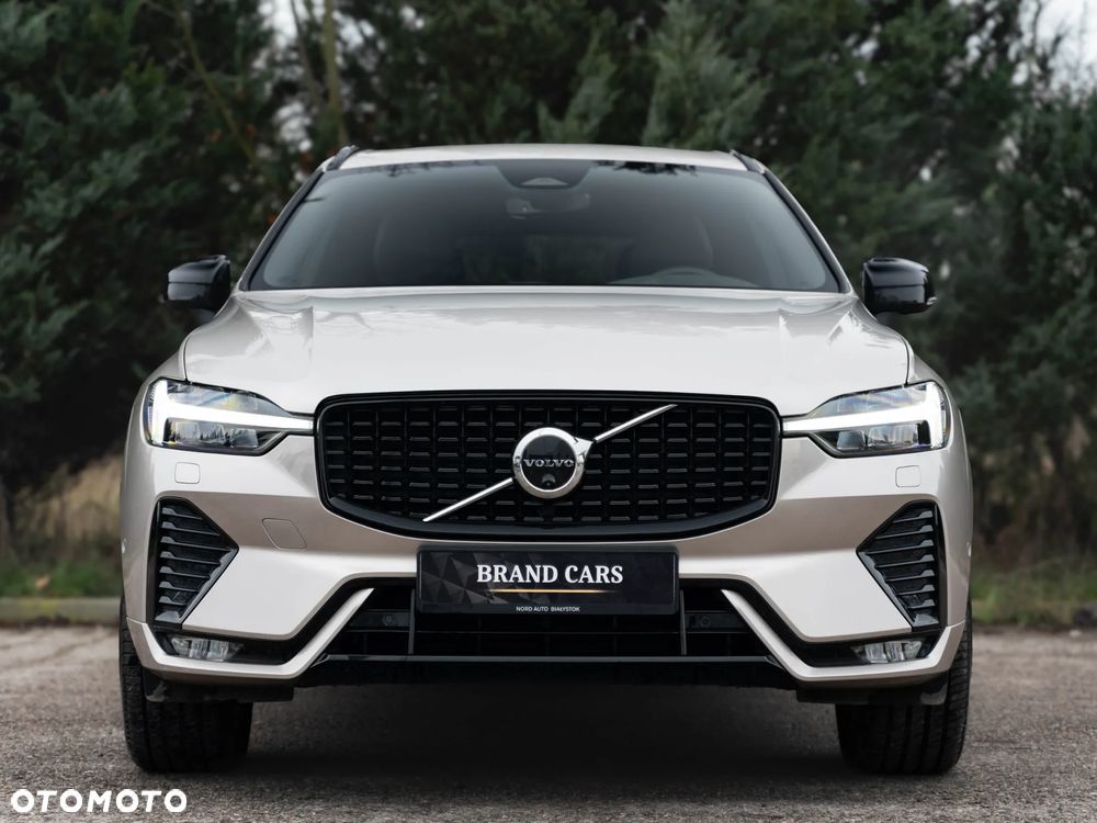 Volvo XC 60 B5 B AWD Plus Dark - 2
