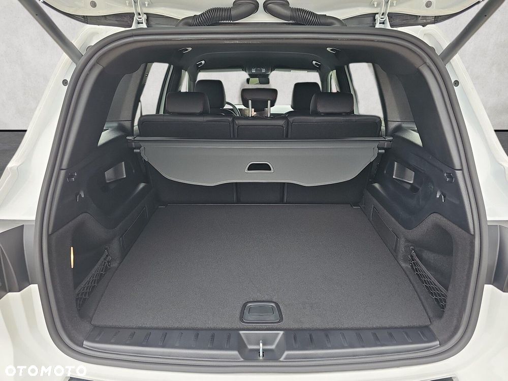 Mercedes-Benz GLB - 16