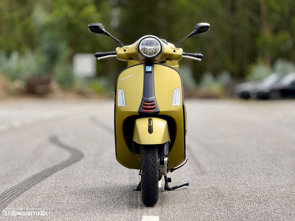Vespa GTS Super Matt Ambizioso Green - 4