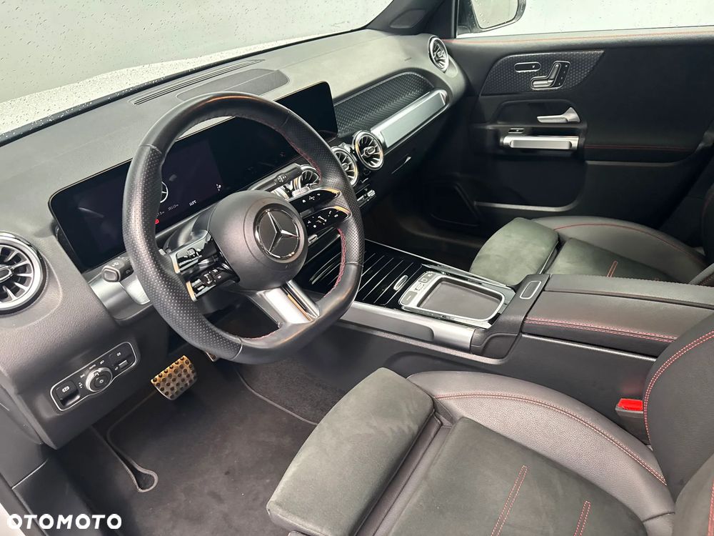 Mercedes-Benz GLB 200 d 4-Matic AMG Line 8G-DCT - 14