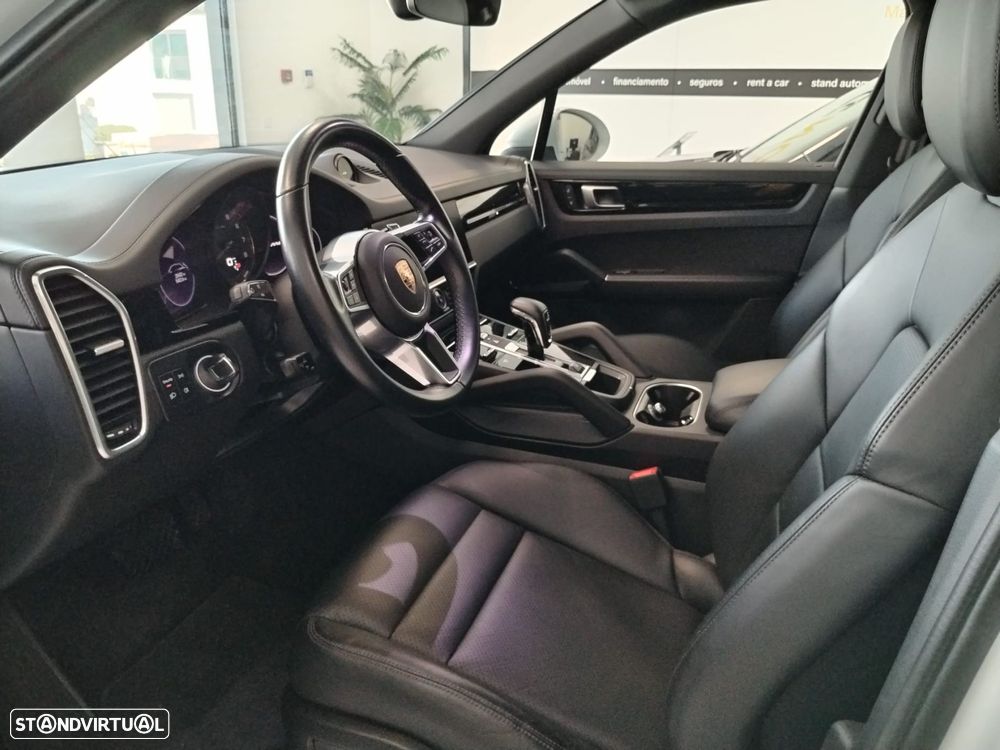Porsche Cayenne - 6