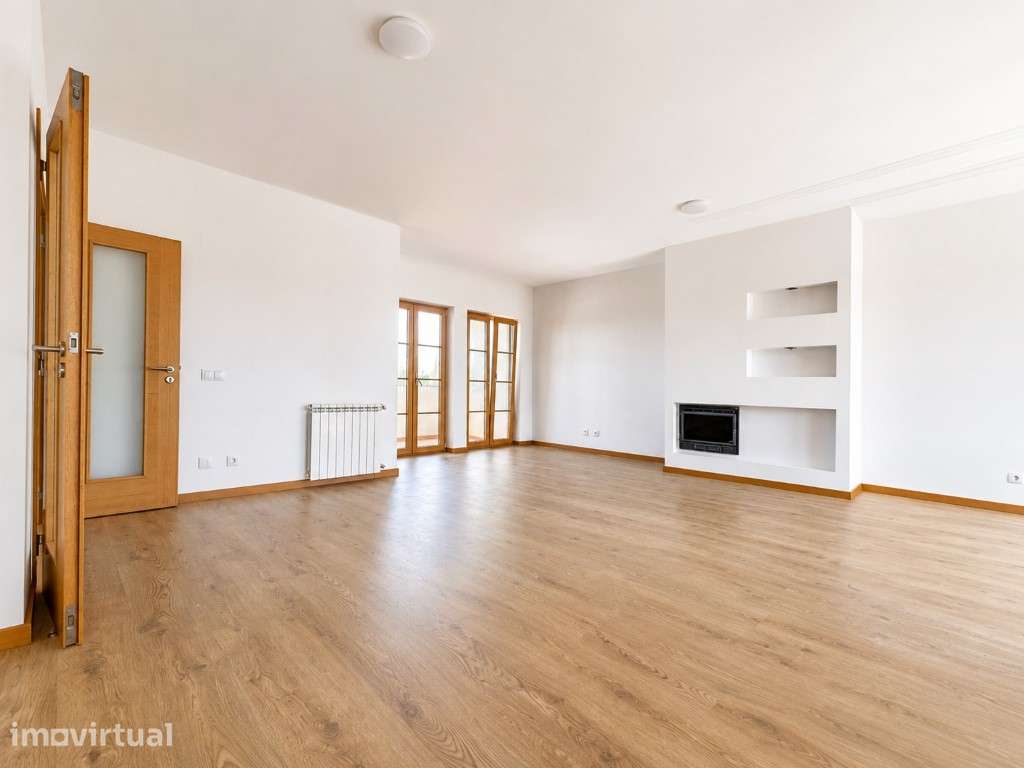 T2 na Quinta da Beloura | 2 Suítes | Garagem | Piscina | Elevador - Grande imagem: 2/38