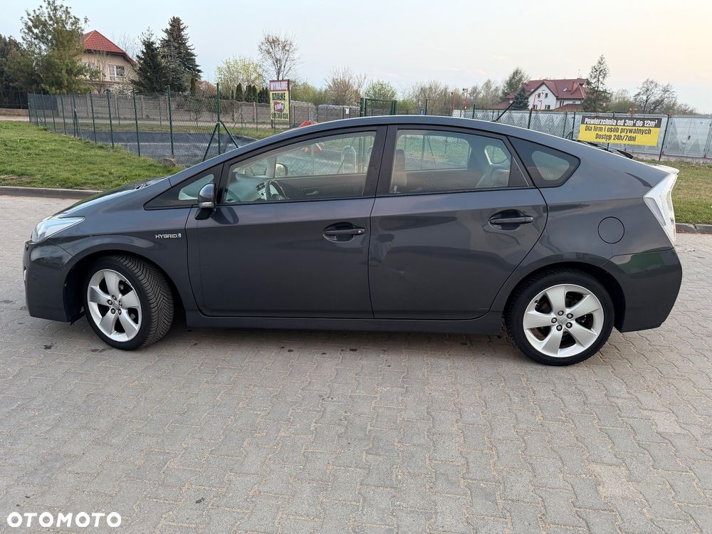 Toyota Prius 1.8 HSD Prestige - 7