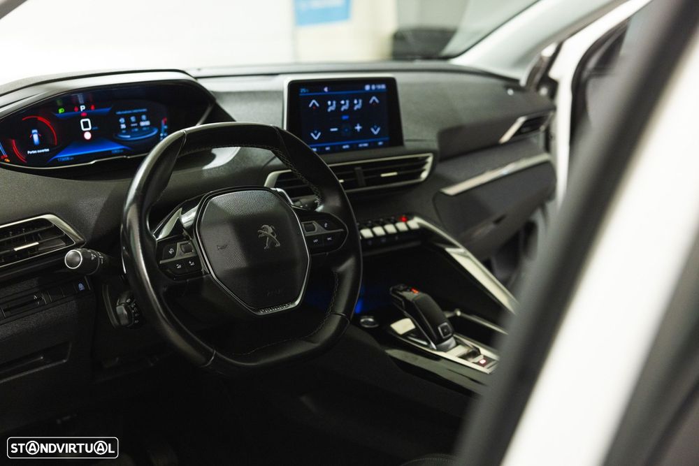 Peugeot 5008 1.2 PureTech Allure EAT8 - 8