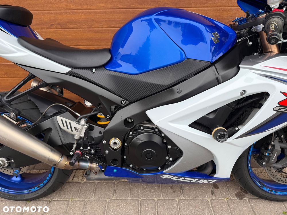 Suzuki GSX-R - 6
