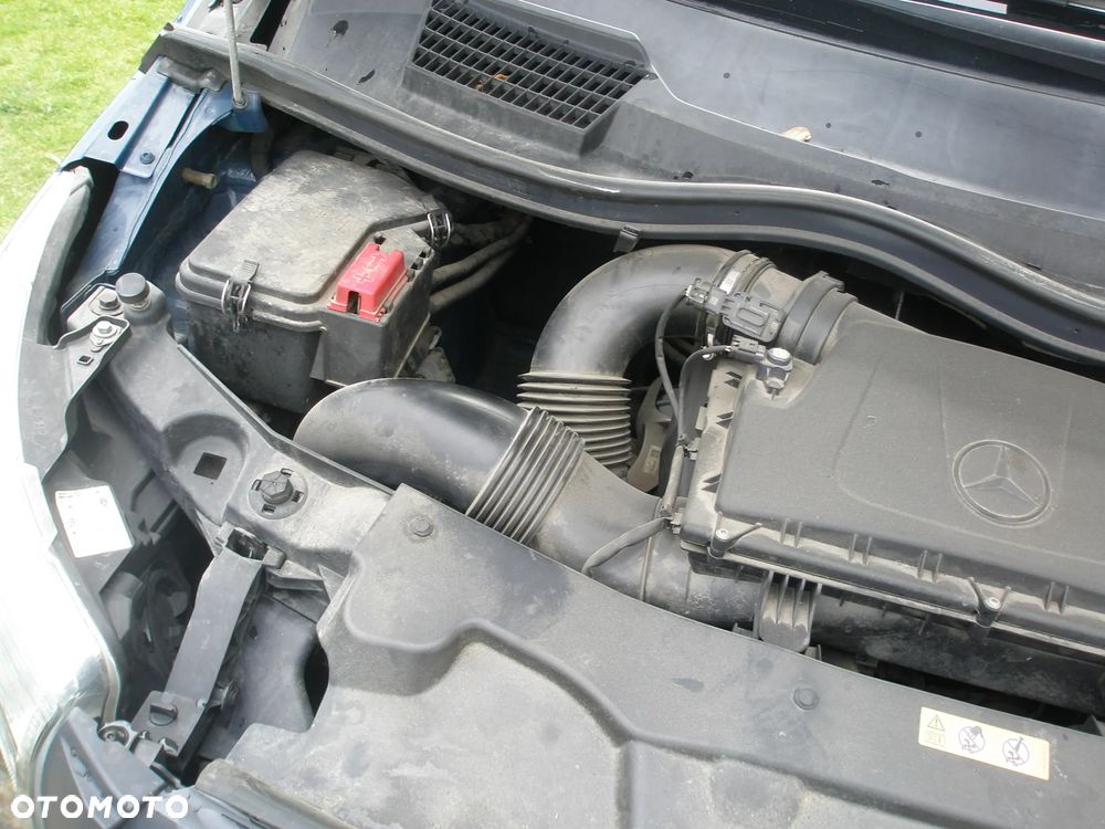 Mercedes-Benz Vito Renault Trafic - 17