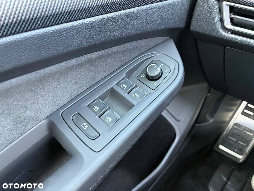 Volkswagen Golf - 22