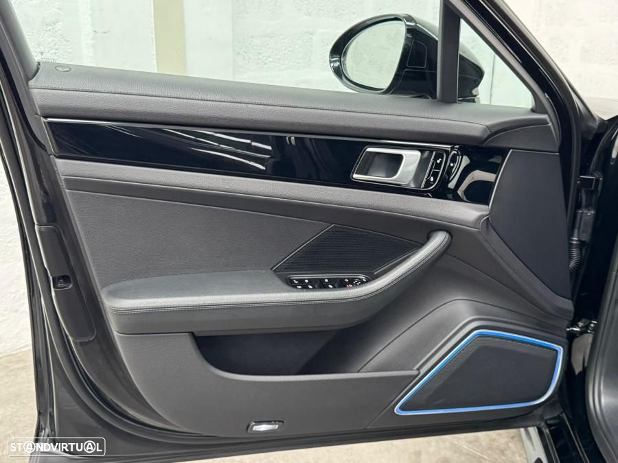 Porsche Panamera 4 E-Hybrid Executive - 36