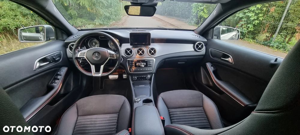 Mercedes-Benz GLA 250 4Matic 7G-DCT AMG Line - 32