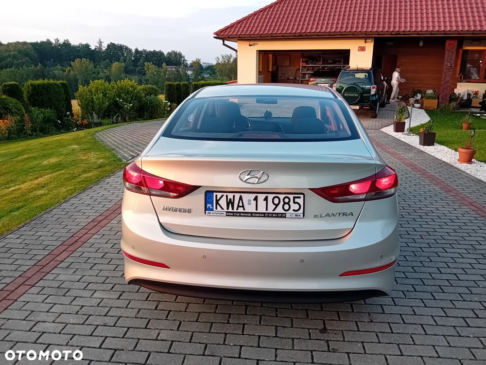 Hyundai Elantra 1.6 Style - 5