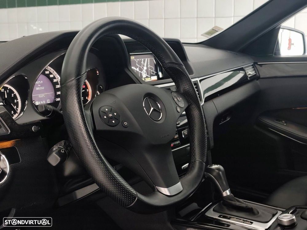 Mercedes-Benz E 250 BlueTEC Avantgarde Auto. - 21