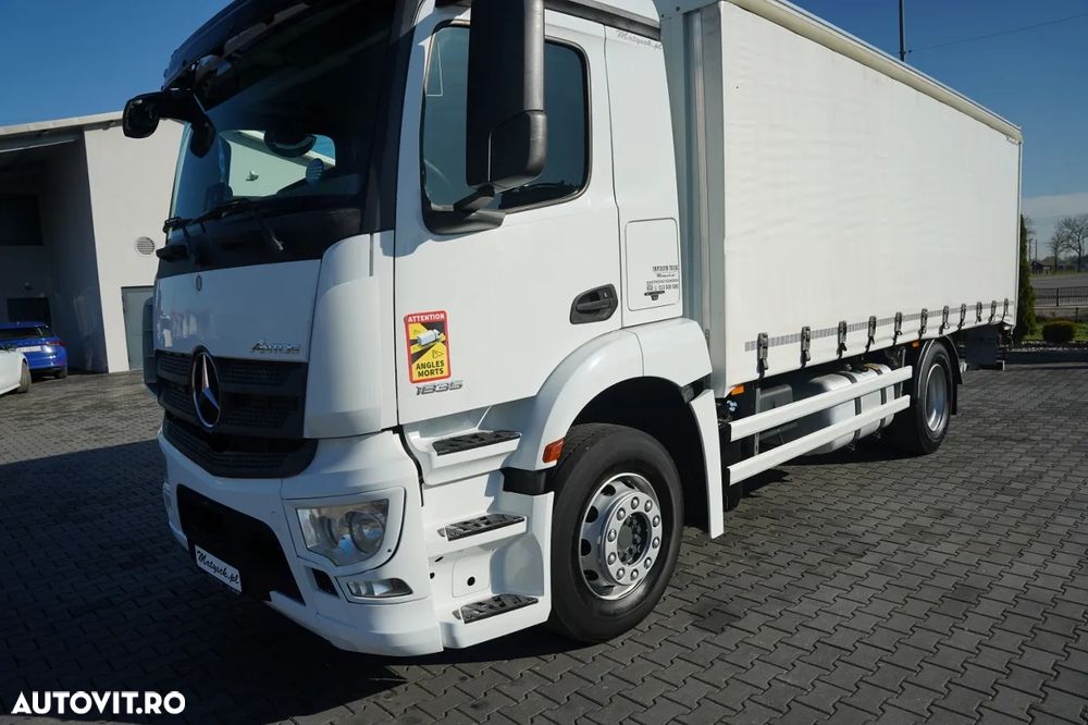 Mercedes-Benz ANTOS 1835 / CAMION RIGID / CAROSERIE CU PRELATĂ - 6,1 M / PLATFORMĂ HIDRAULICĂ DHOLLANDIA - 2.000 KG / EURO 6 - 11