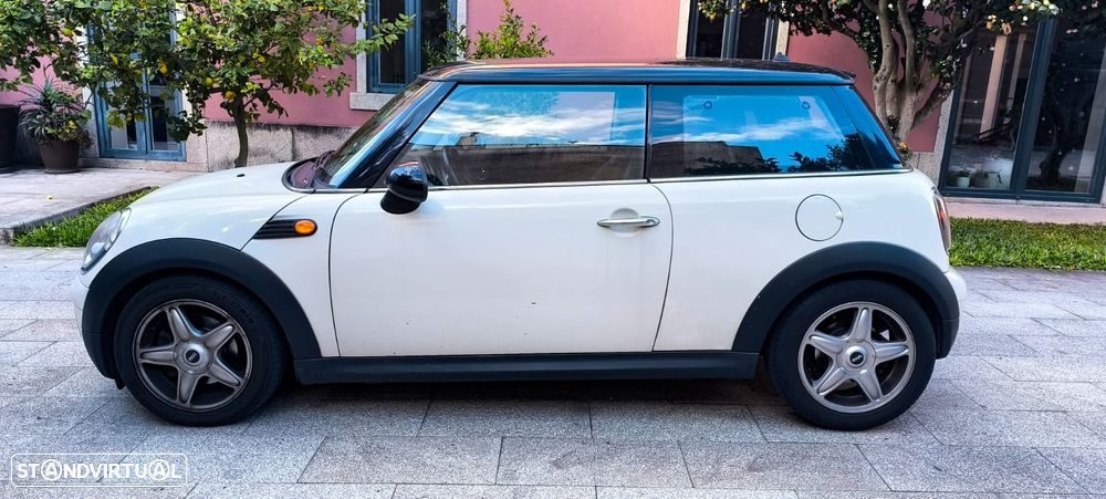 MINI 3 Portas Cooper D Auto - 4