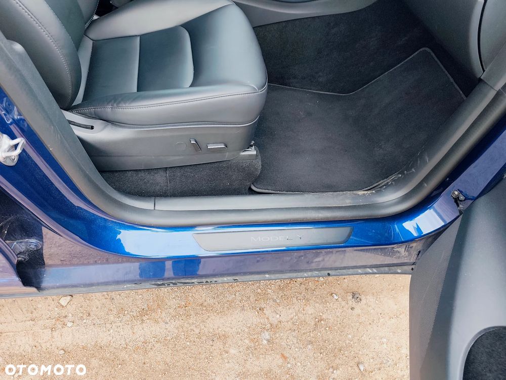 Tesla Model Y Standard - 27