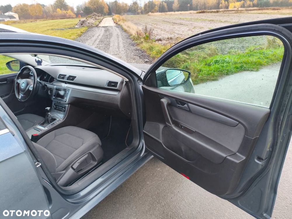 Volkswagen Passat - 13