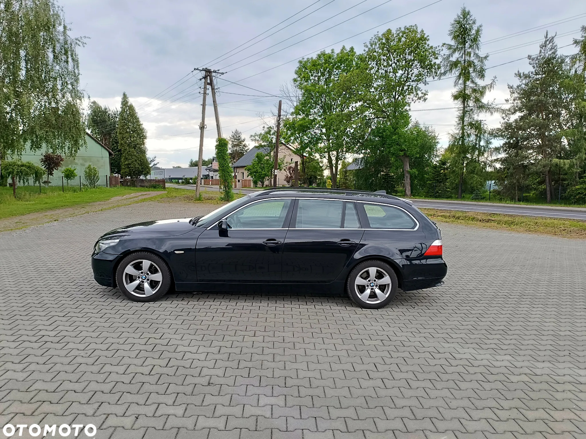 BMW Seria 5 523i Touring Edition Exclusive - 3