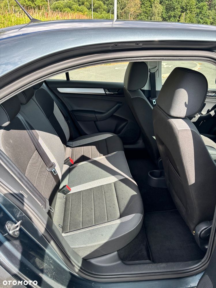 Skoda RAPID 1.0 TSI Style - 12