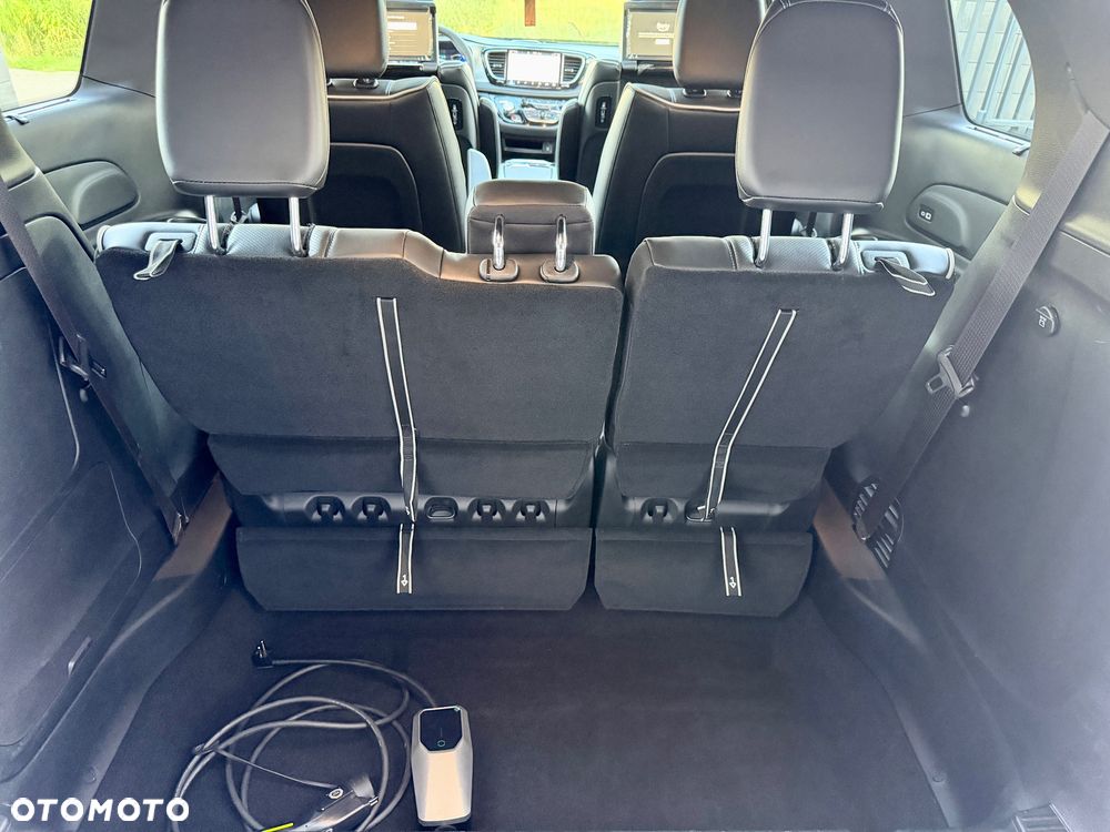 Chrysler Pacifica - 37