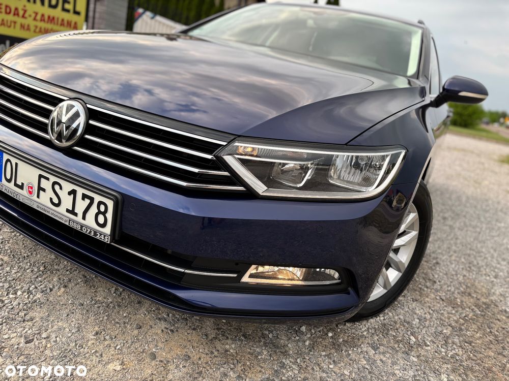 Volkswagen Passat - 4