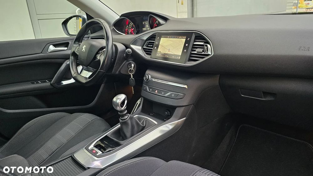 Peugeot 308 BlueHDi FAP 120 Stop&Start Allure - 28