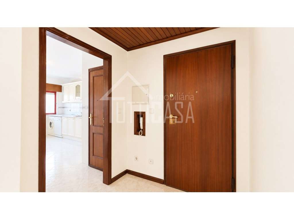 Apartamento T2 com elevador e parqueamento no Algueirão - Grande imagem: 4/22