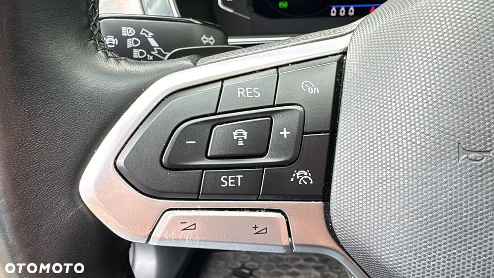 Volkswagen Passat - 19