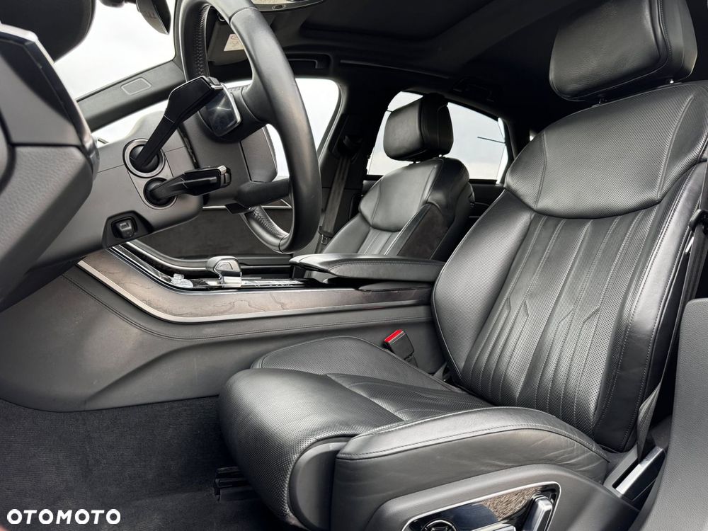 Audi A8 - 20